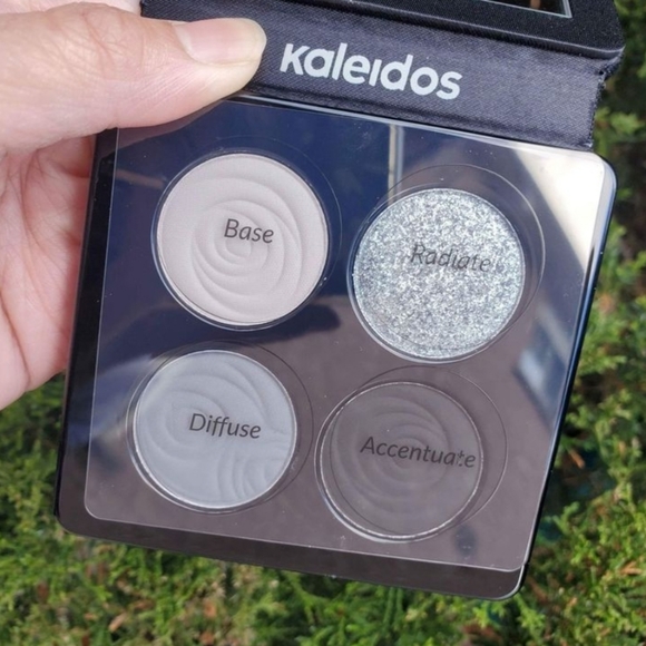 Kaleidos Black Jasmine eyeshadow quad - Picture 2 of 3